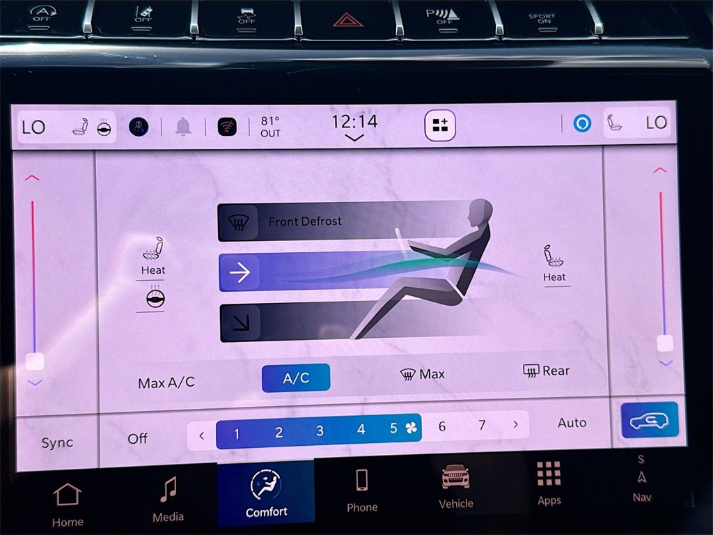 Used 2025 Jeep Grand Cherokee Limited image 17