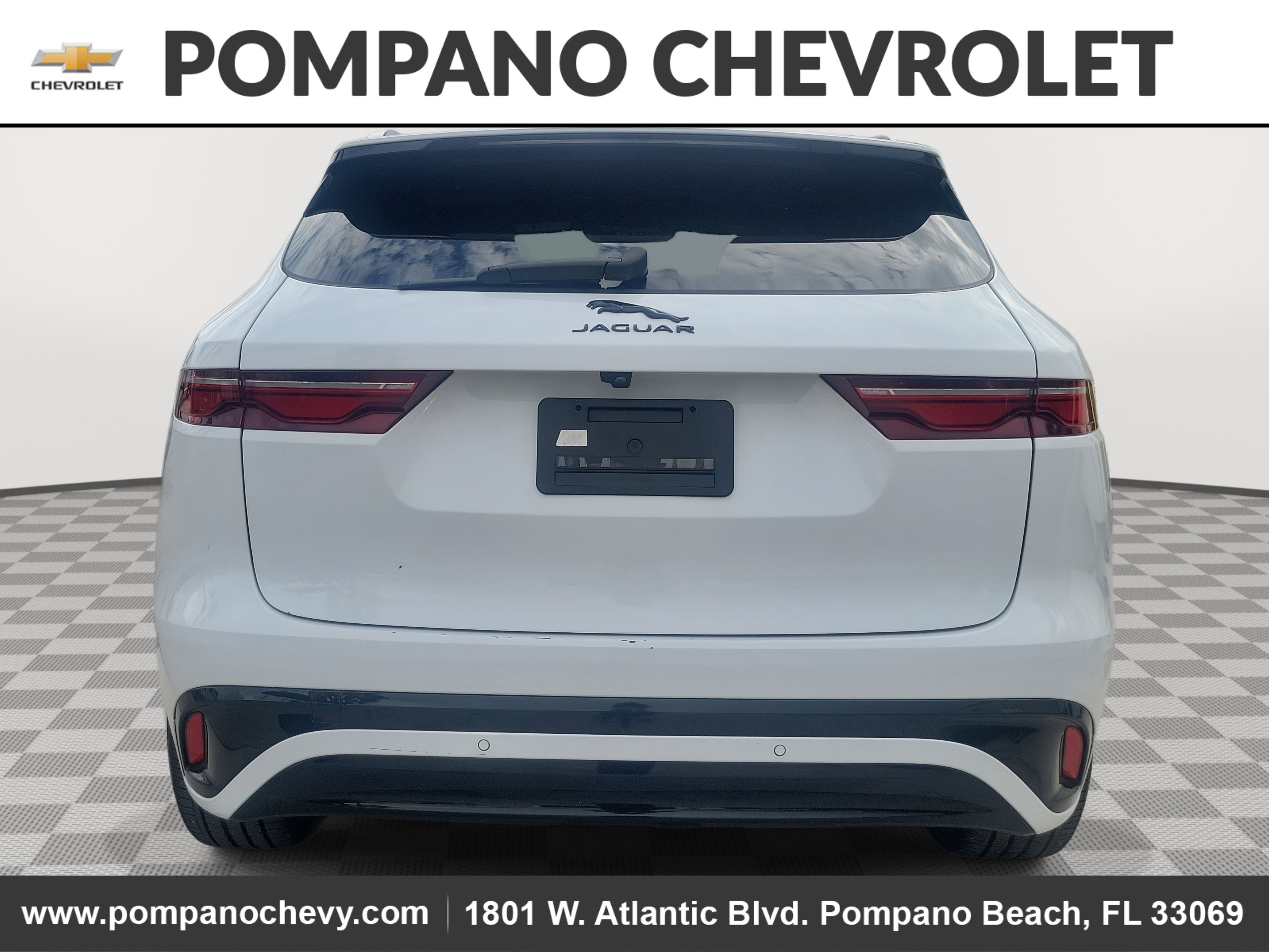 Used 2025 Jaguar F-PACE R-Dynamic S image 4