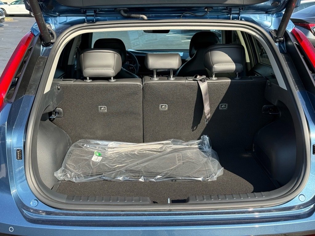 New 2025 Kia Niro SX Touring image 12