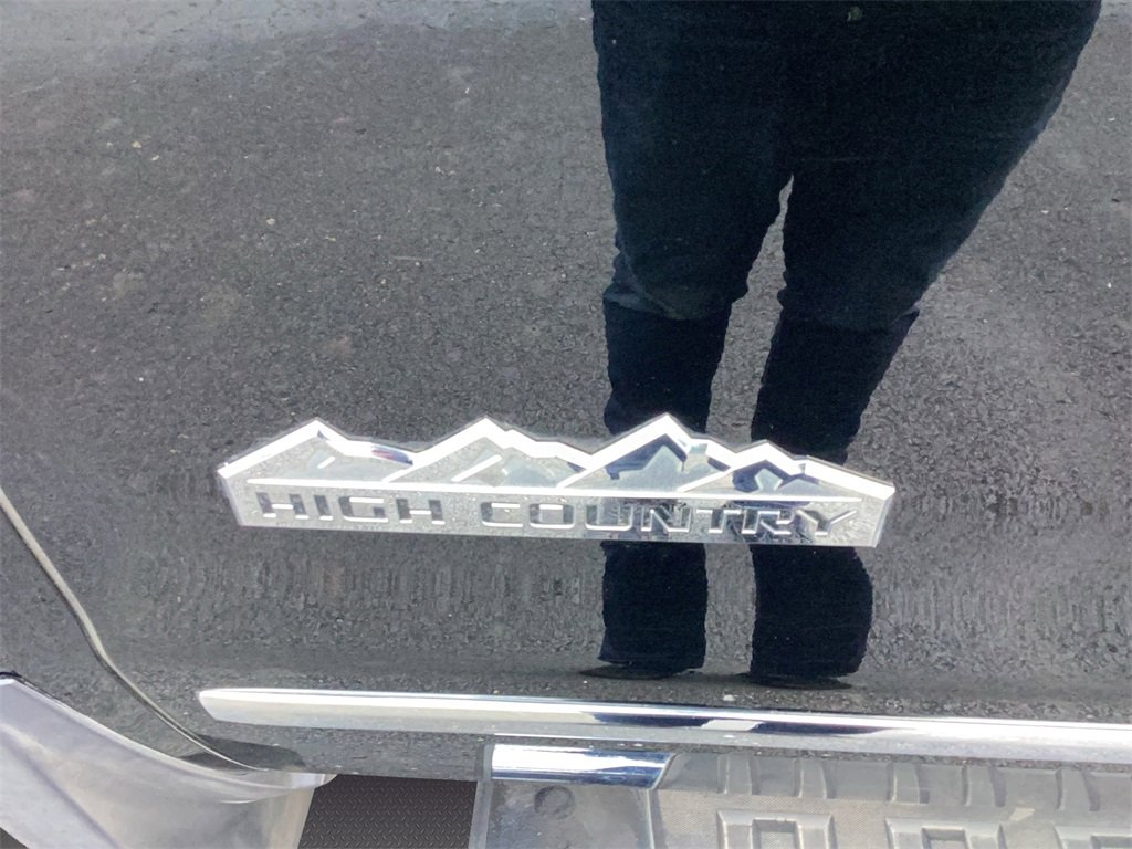 Used 2017 Chevrolet Silverado 1500 High Country image 32