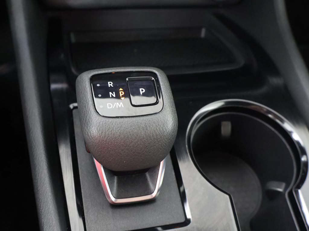 Used 2023 Nissan Rogue S AWD/4WD image 40