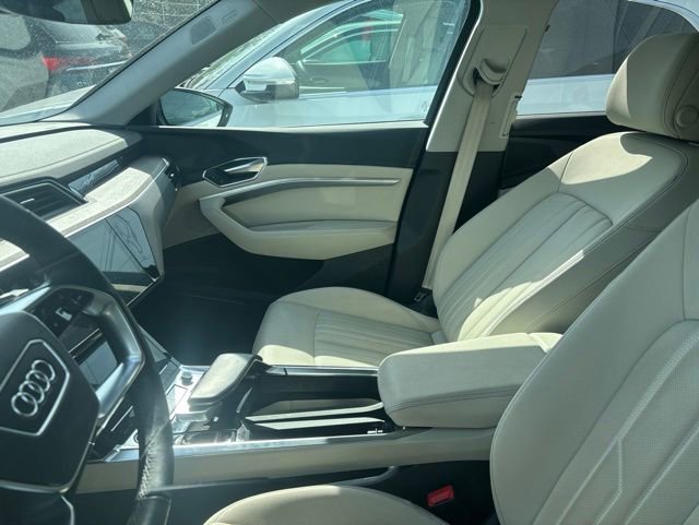 Certified 2024 Audi Q8 e-tron Premium Plus w/ Premium Plus Package AWD/4WD image 4