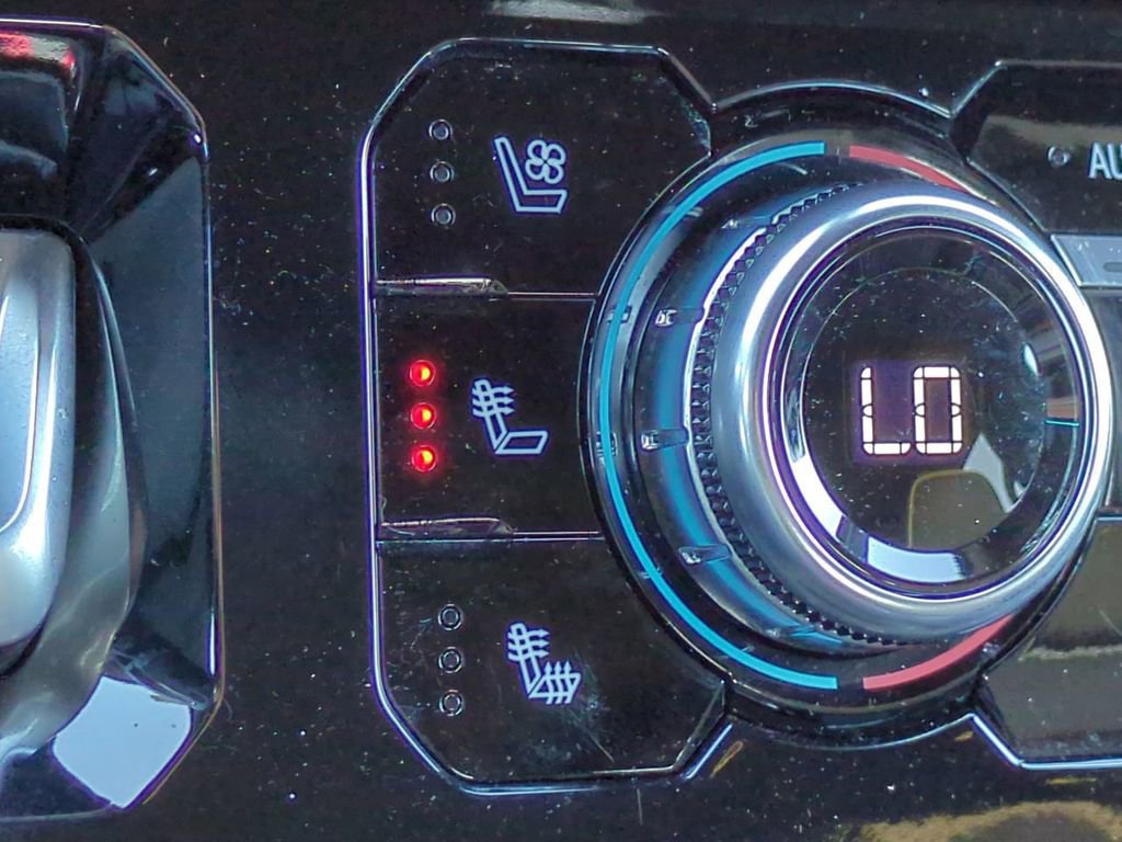 Used 2023 GMC Sierra 1500 AT4X image 24