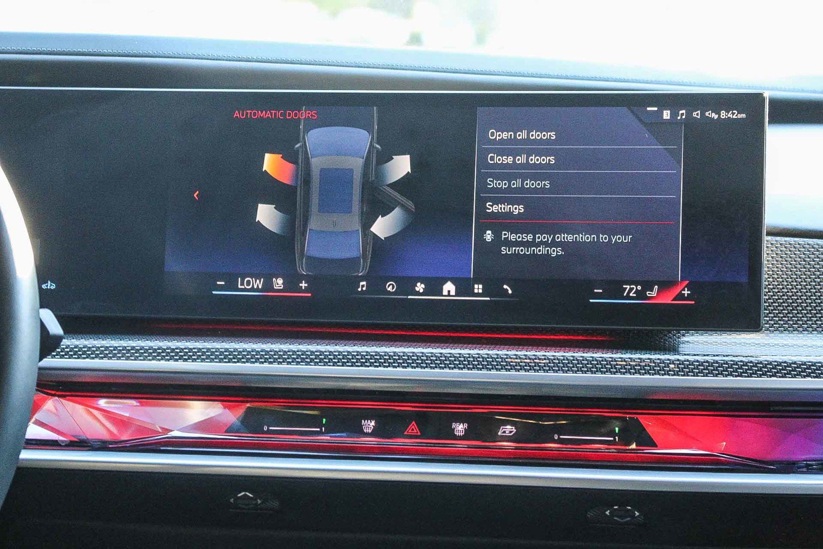 Used 2023 BMW 760i xDrive w/ Luxury Rear Seating Package image 14