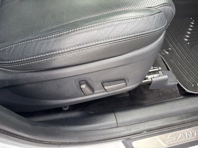 Used 2019 Hyundai Santa Fe Ultimate w/ Cargo Package image 45