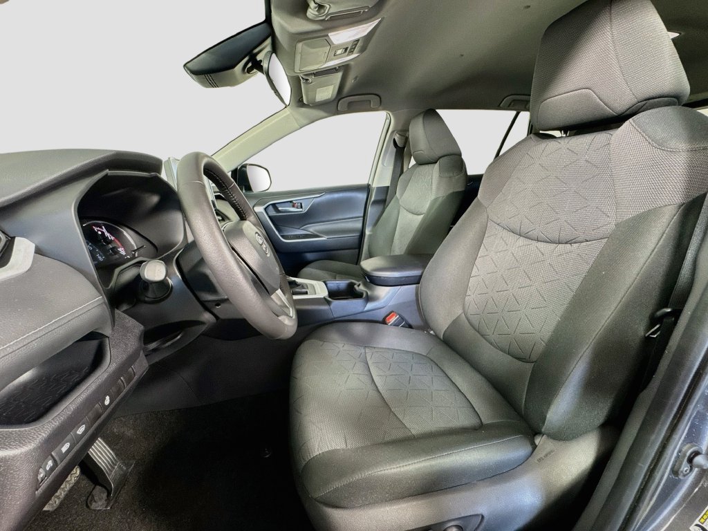 Used 2025 Toyota RAV4 XLE w/ Weather Package AWD/4WD image 17