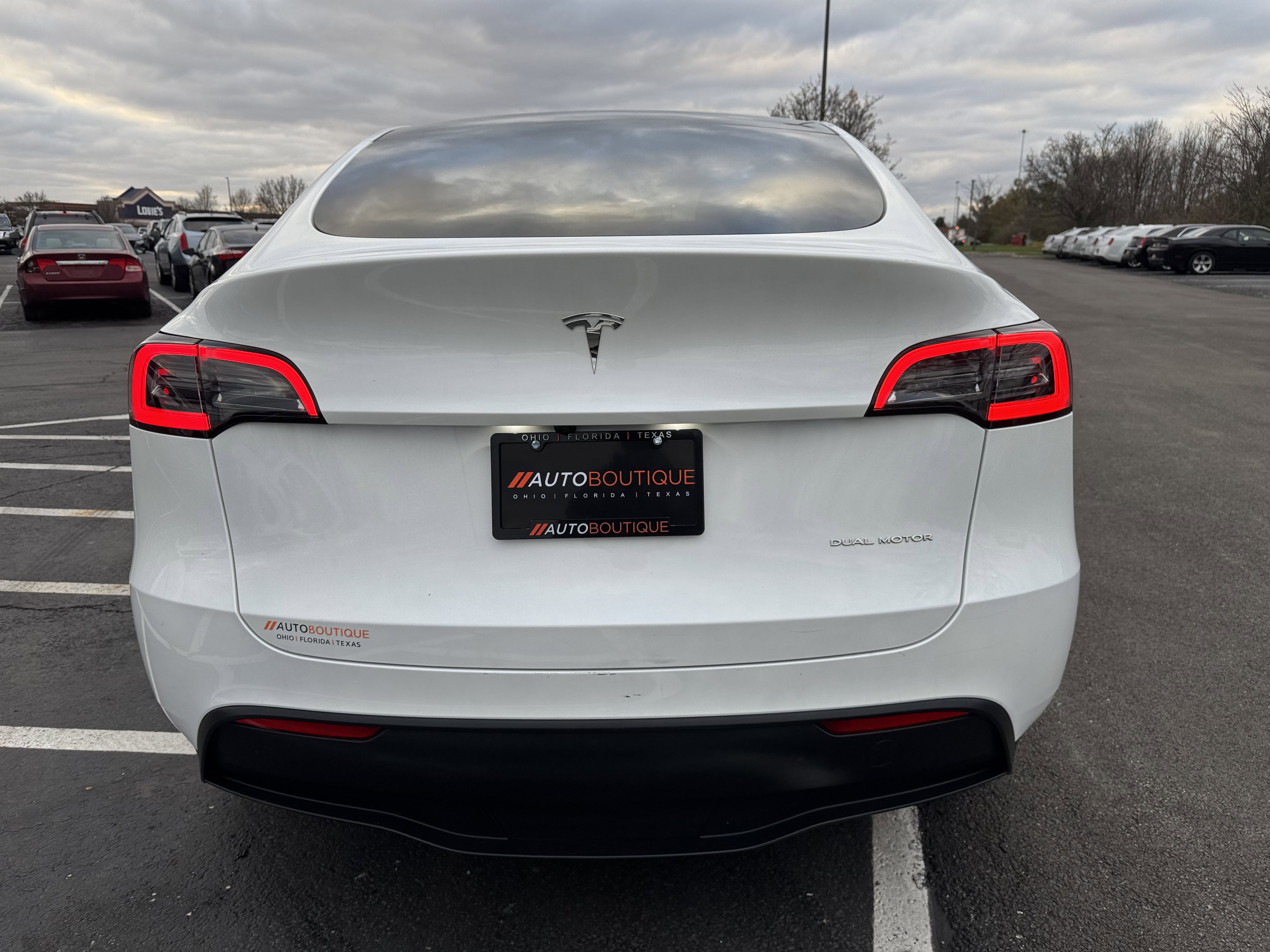 Used 2024 Tesla Model Y Long Range AWD/4WD image 16