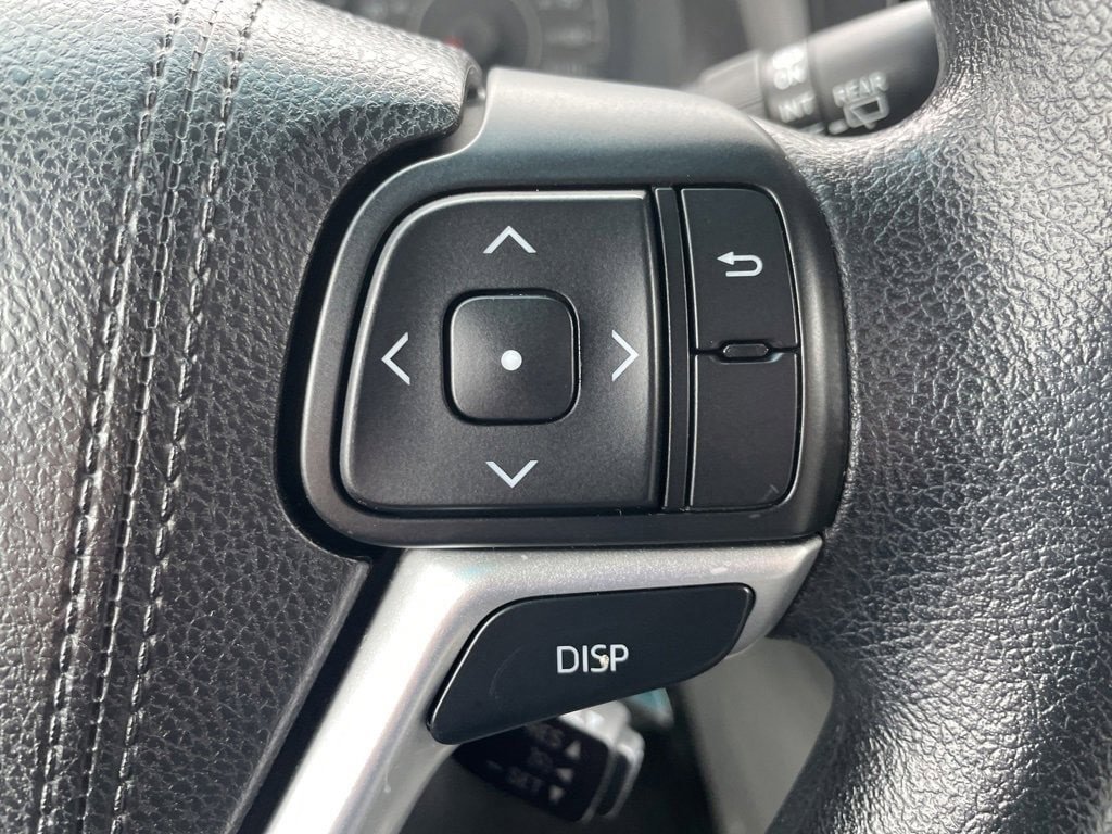 Used 2017 Toyota Sienna LE image 12