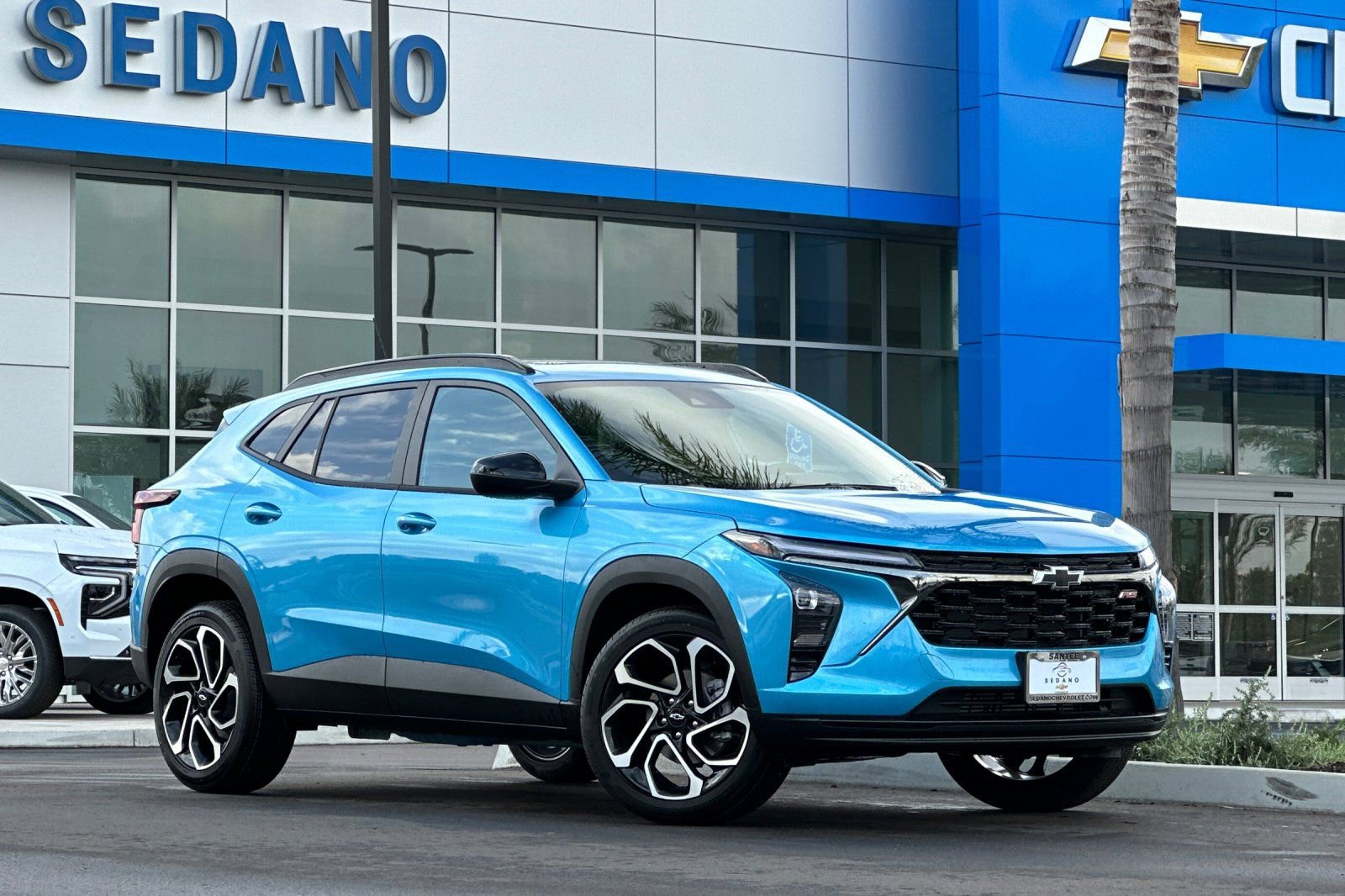 New 2026 Chevrolet Trax RS FWD image 2