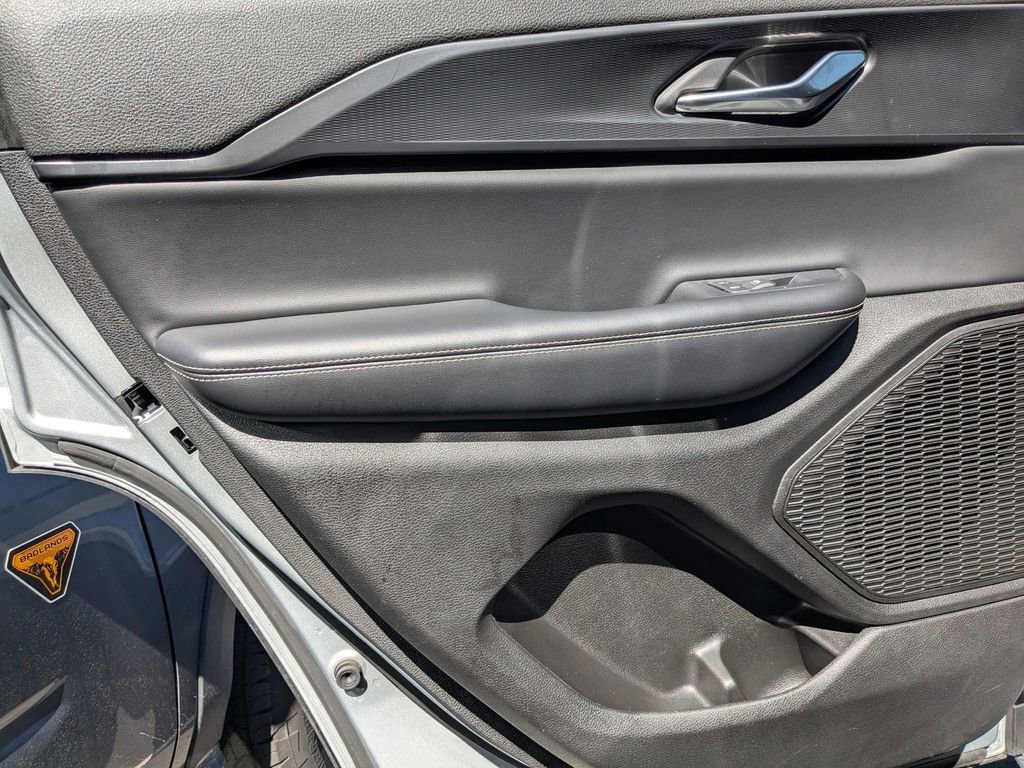 Used 2025 Jeep Grand Cherokee Altitude image 25