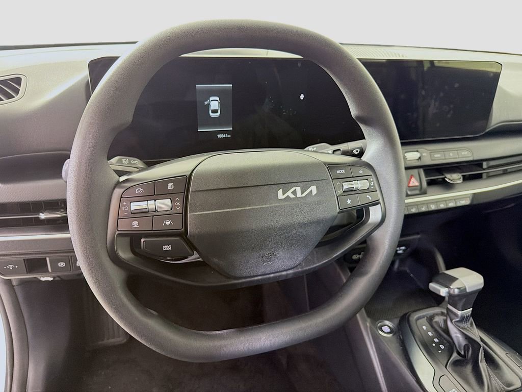 Used 2025 Kia K4 FWD image 14