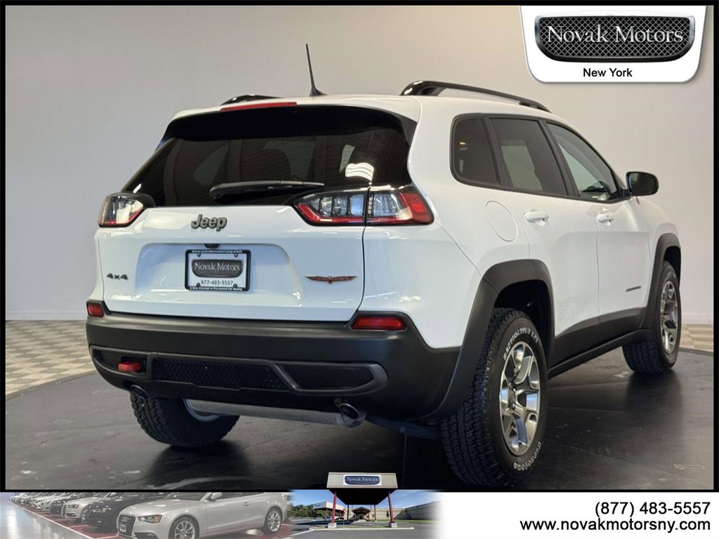 Used 2022 Jeep Cherokee Trailhawk image 9