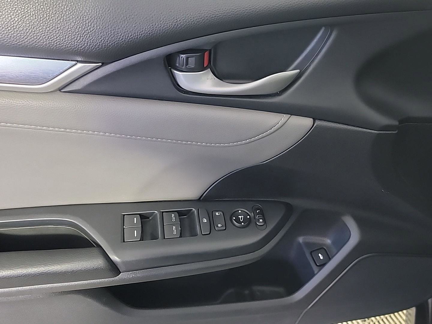 Used 2016 Honda Civic Touring image 35