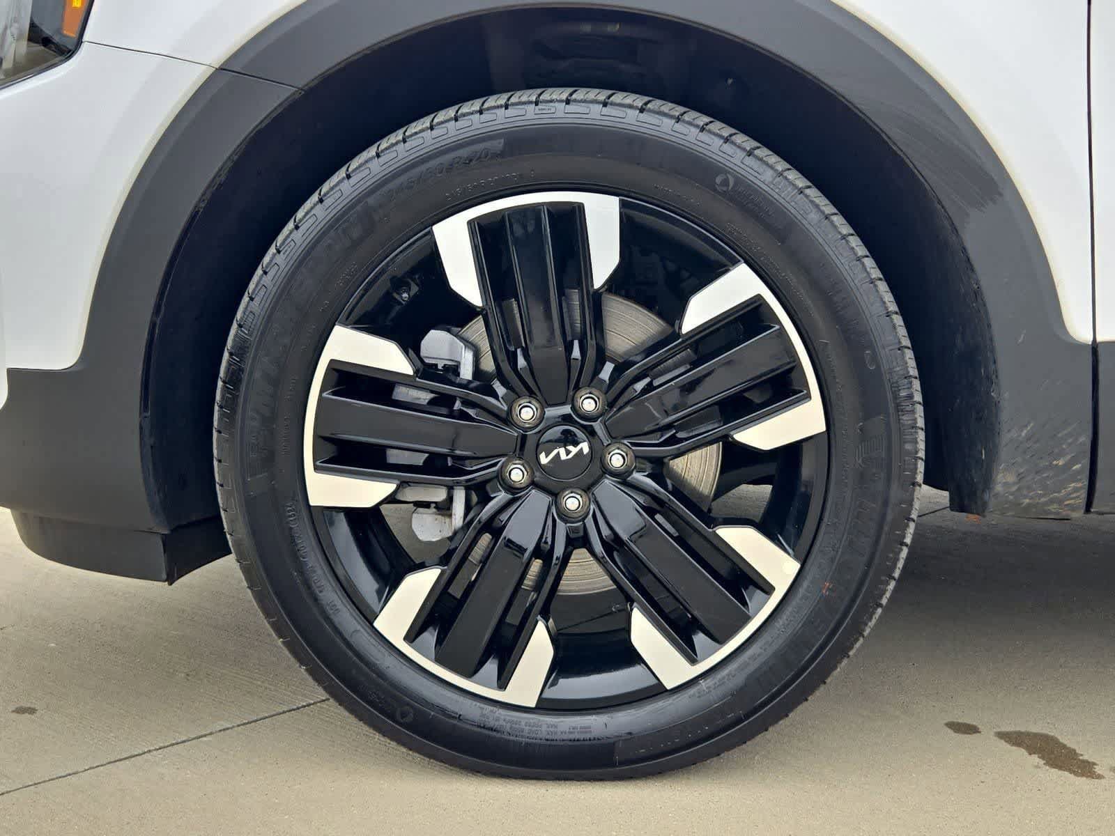Certified 2025 Kia Telluride SX Prestige AWD/4WD image 13