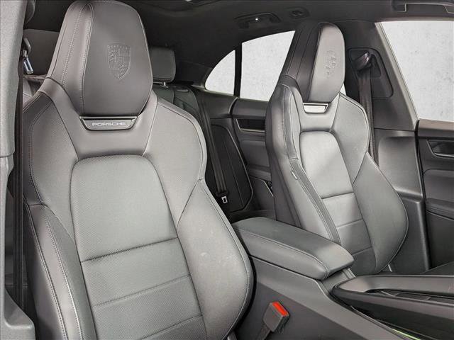Used 2025 Porsche Macan Electric RWD image 24