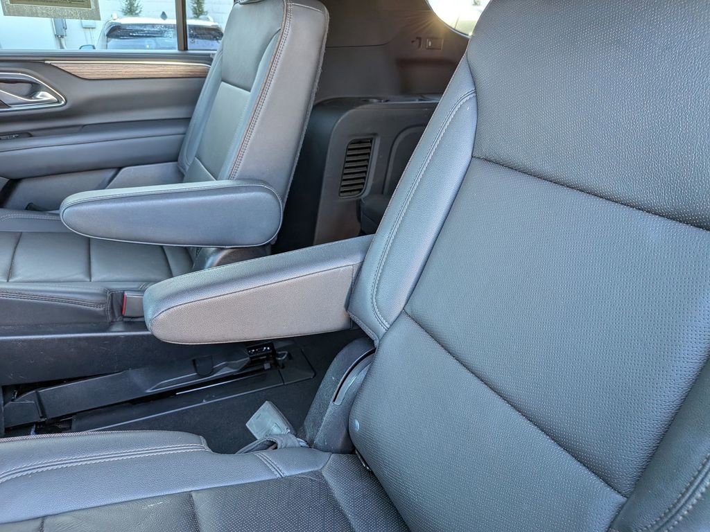 Used 2022 Chevrolet Suburban High Country w/ Premium Package 2 image 28