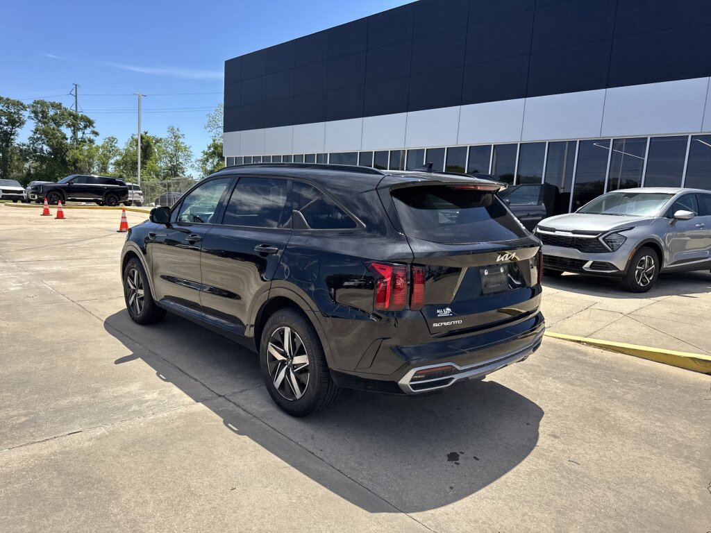 Certified 2023 Kia Sorento EX w/ Panoramic Sunroof Package image 22