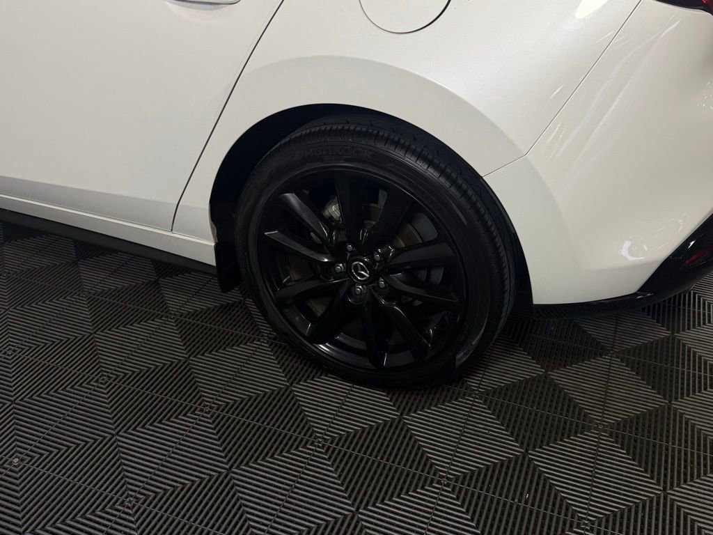 Used 2022 MAZDA MAZDA3 s FWD image 11