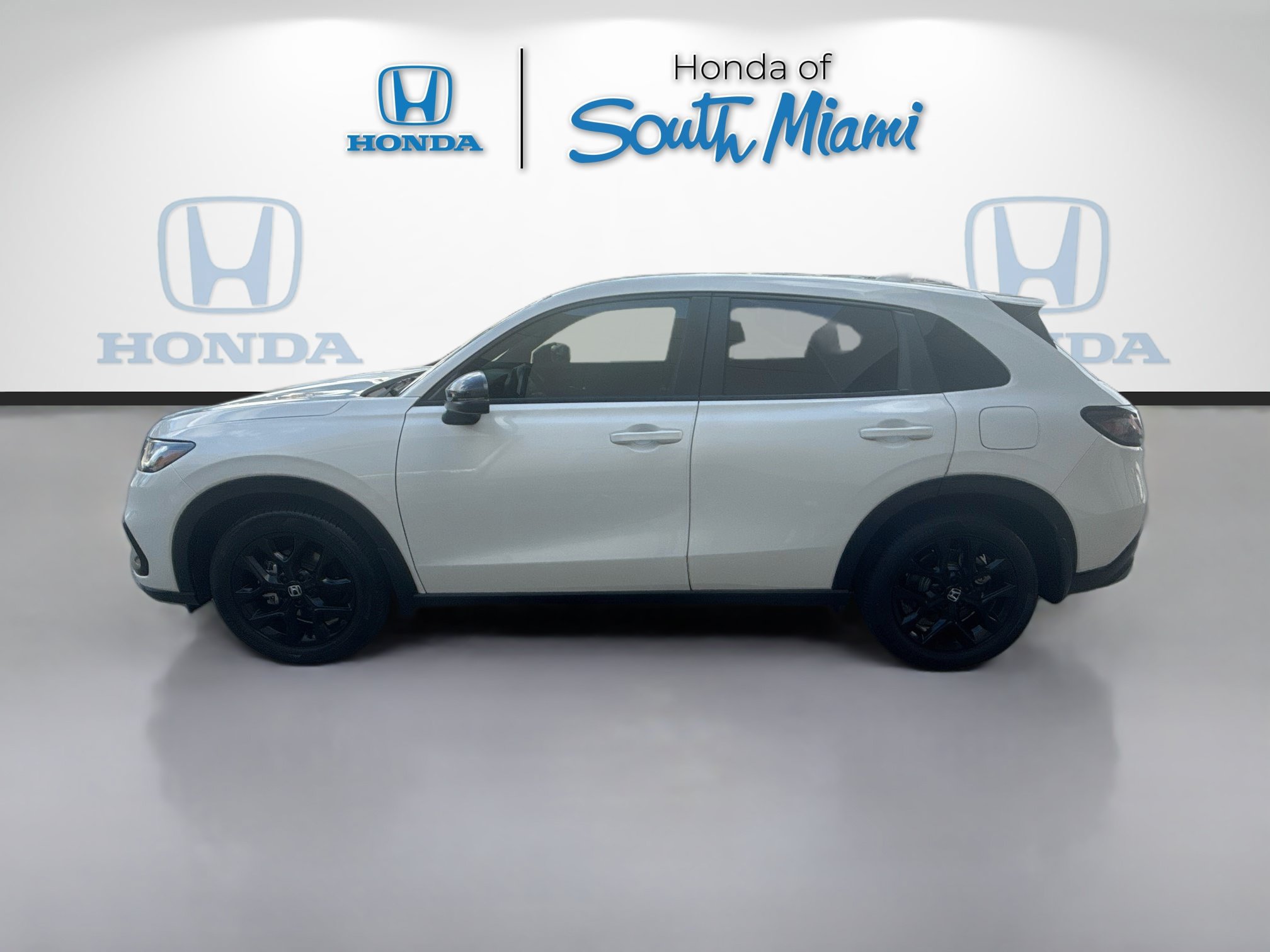 Used 2025 Honda HR-V Sport image 4