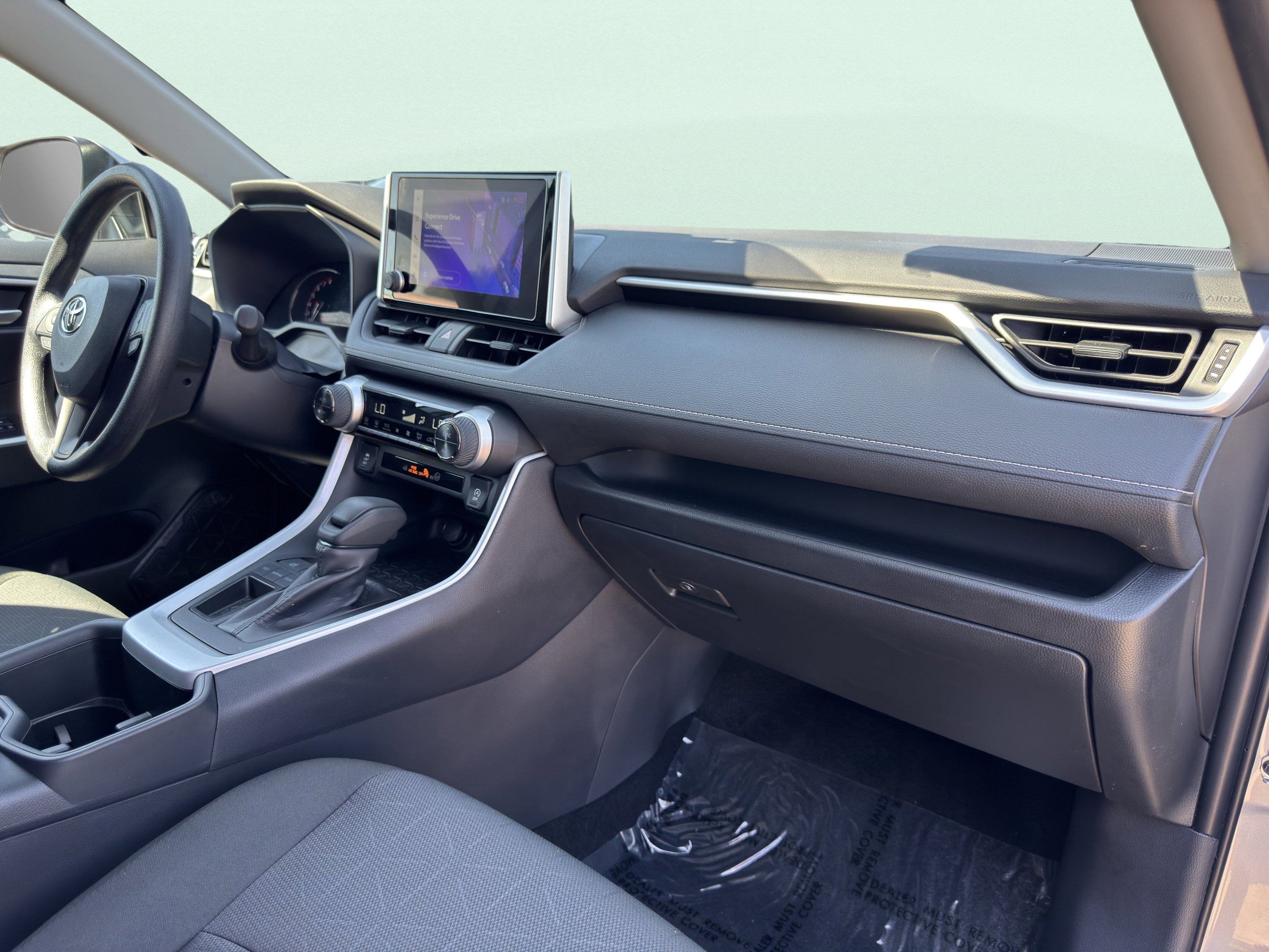 Used 2025 Toyota RAV4 XLE image 36