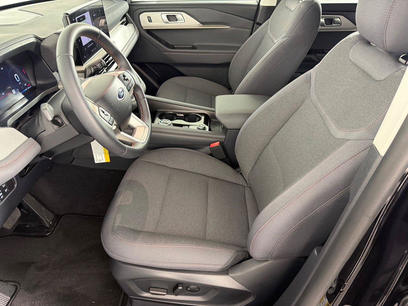 Used 2026 Ford Explorer Active RWD image 9