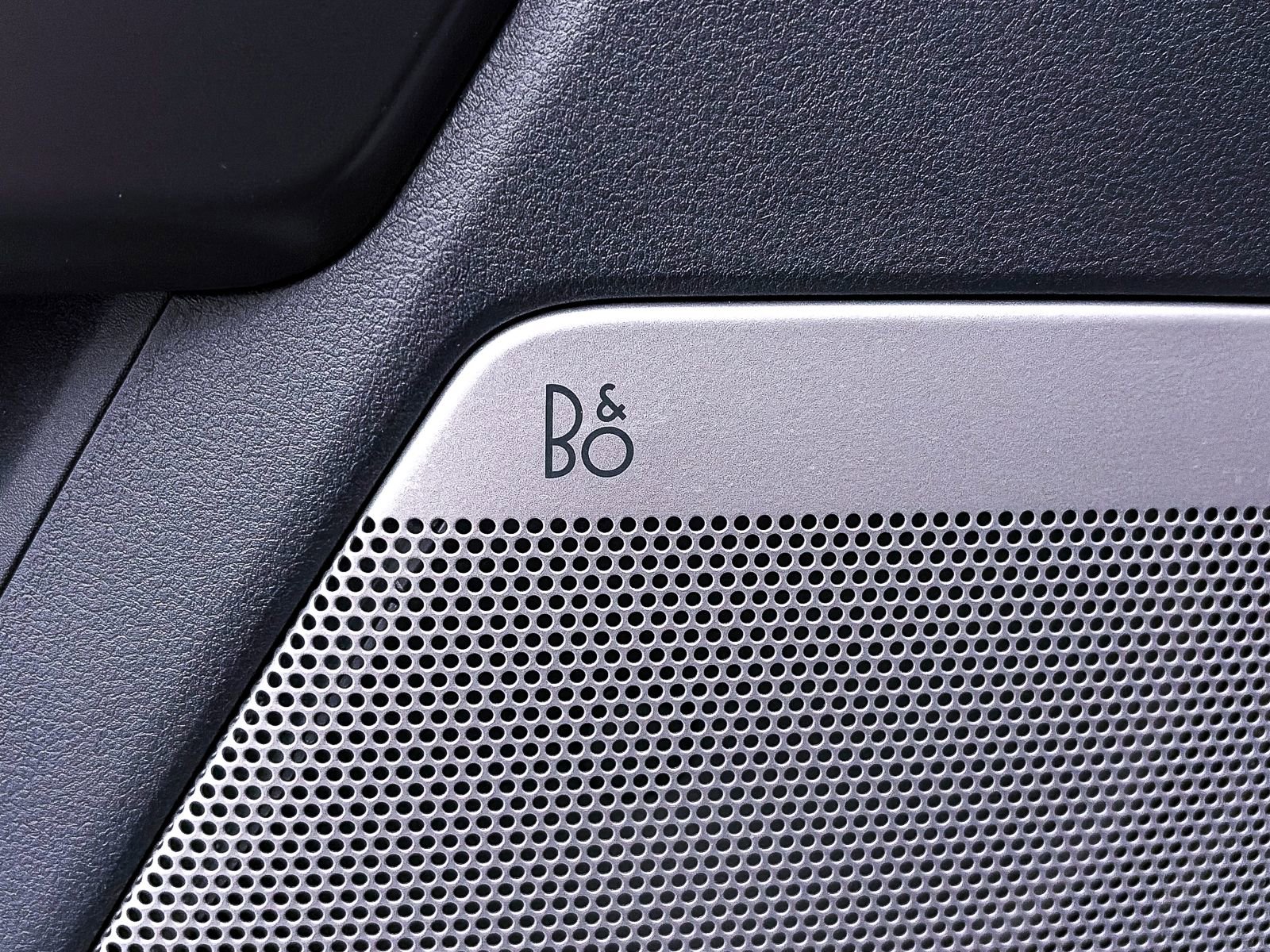 Used 2025 Ford F150 Lariat image 3