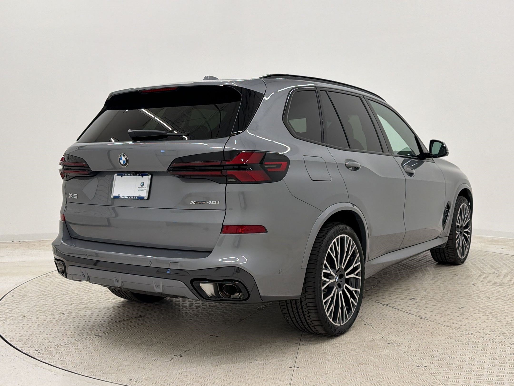 New 2026 BMW X5 xDrive40i w/ M Sport Package AWD/4WD image 9