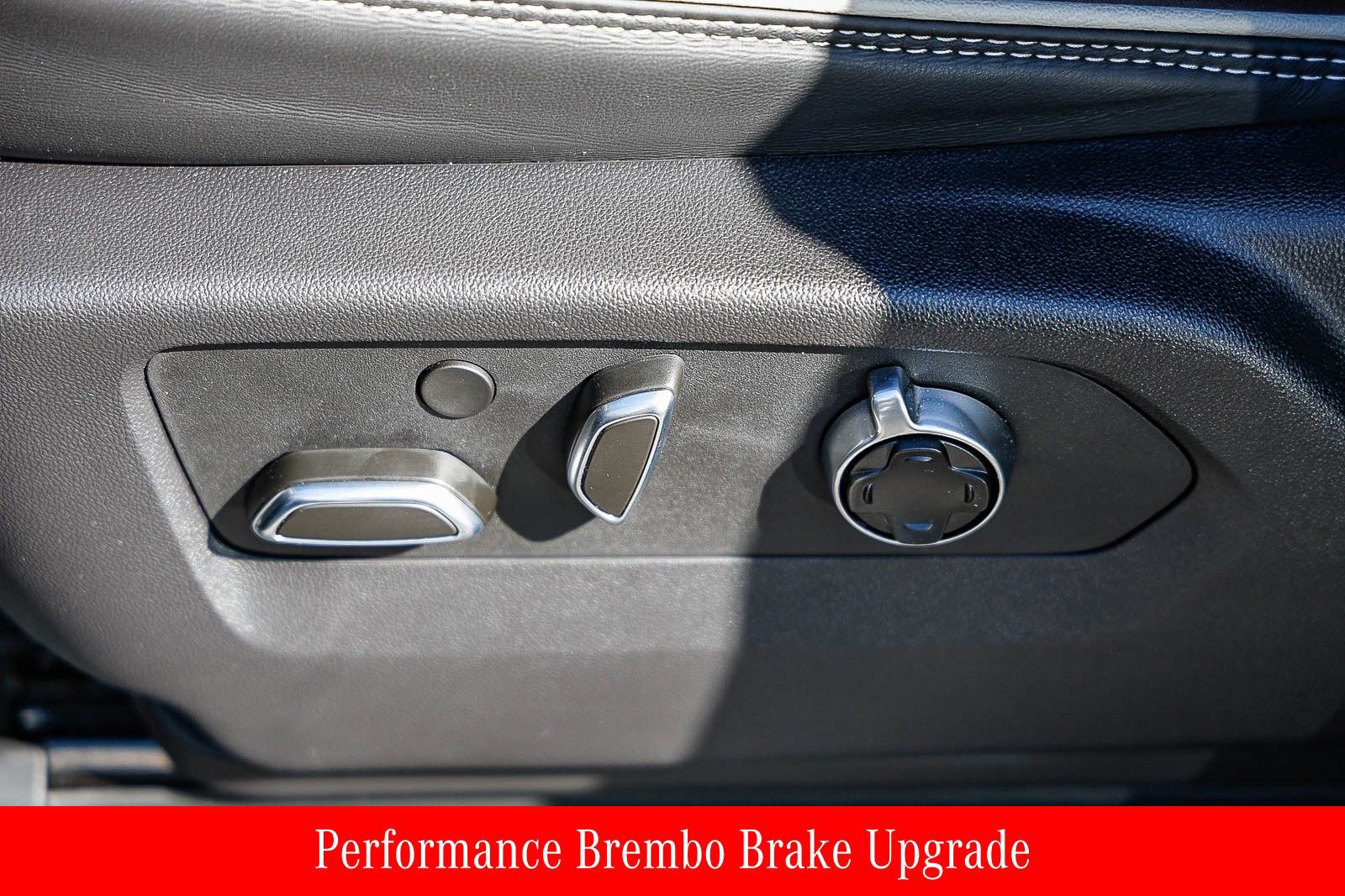Used 2025 GMC Yukon Denali Ultimate AWD/4WD image 24