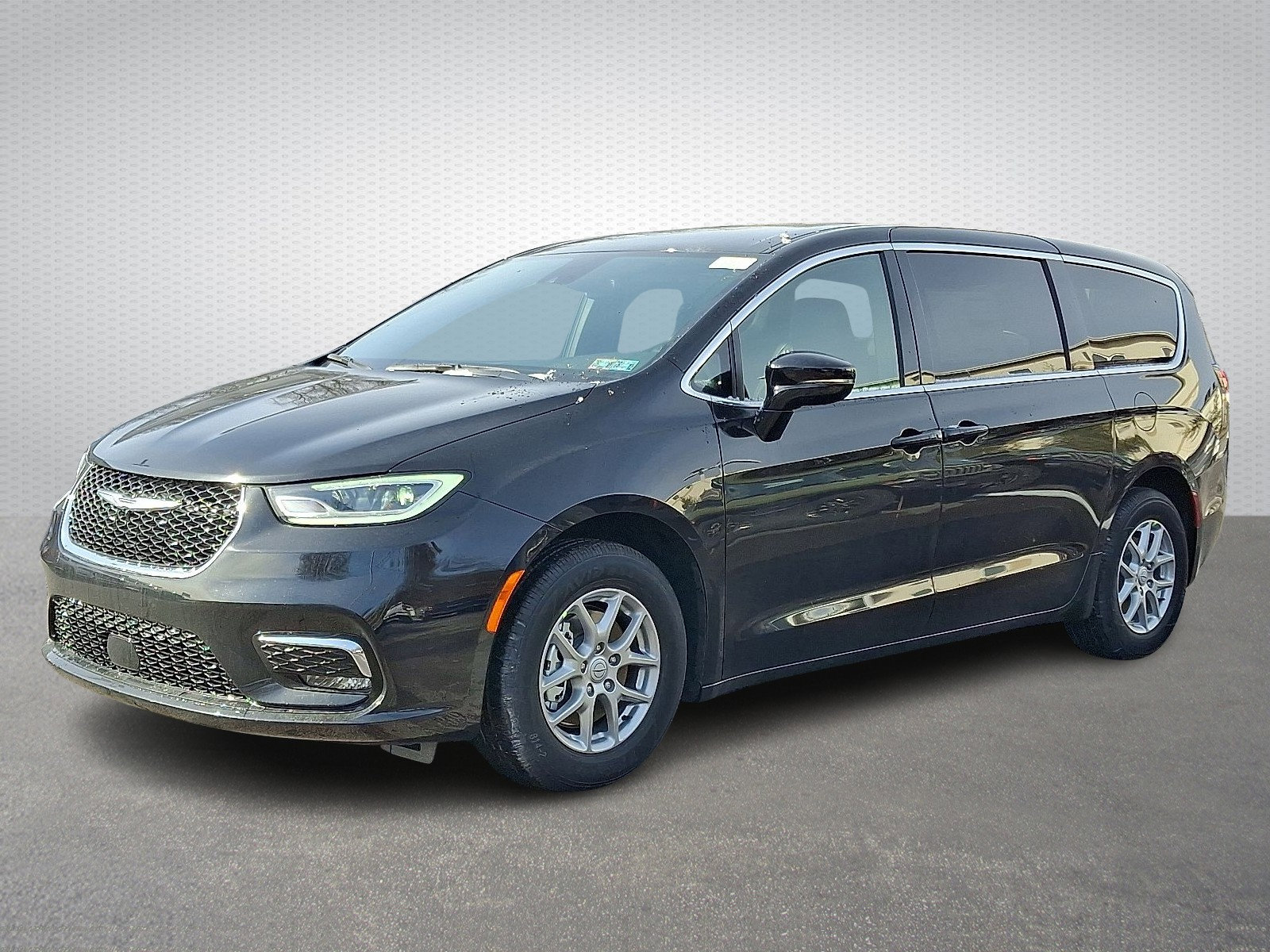 New 2026 Chrysler Pacifica Select image 3