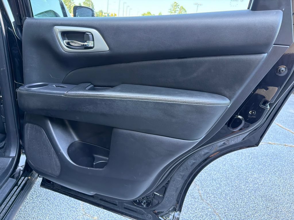 Used 2019 Nissan Pathfinder SV FWD image 16