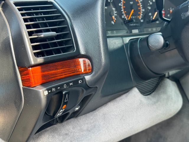 Used 1992 Mercedes-Benz 300 SE image 10