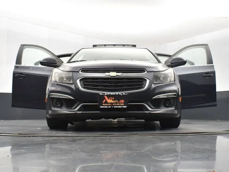 Used 2016 Chevrolet Cruze LT w/ Sun, Sound and Sport Package image 11