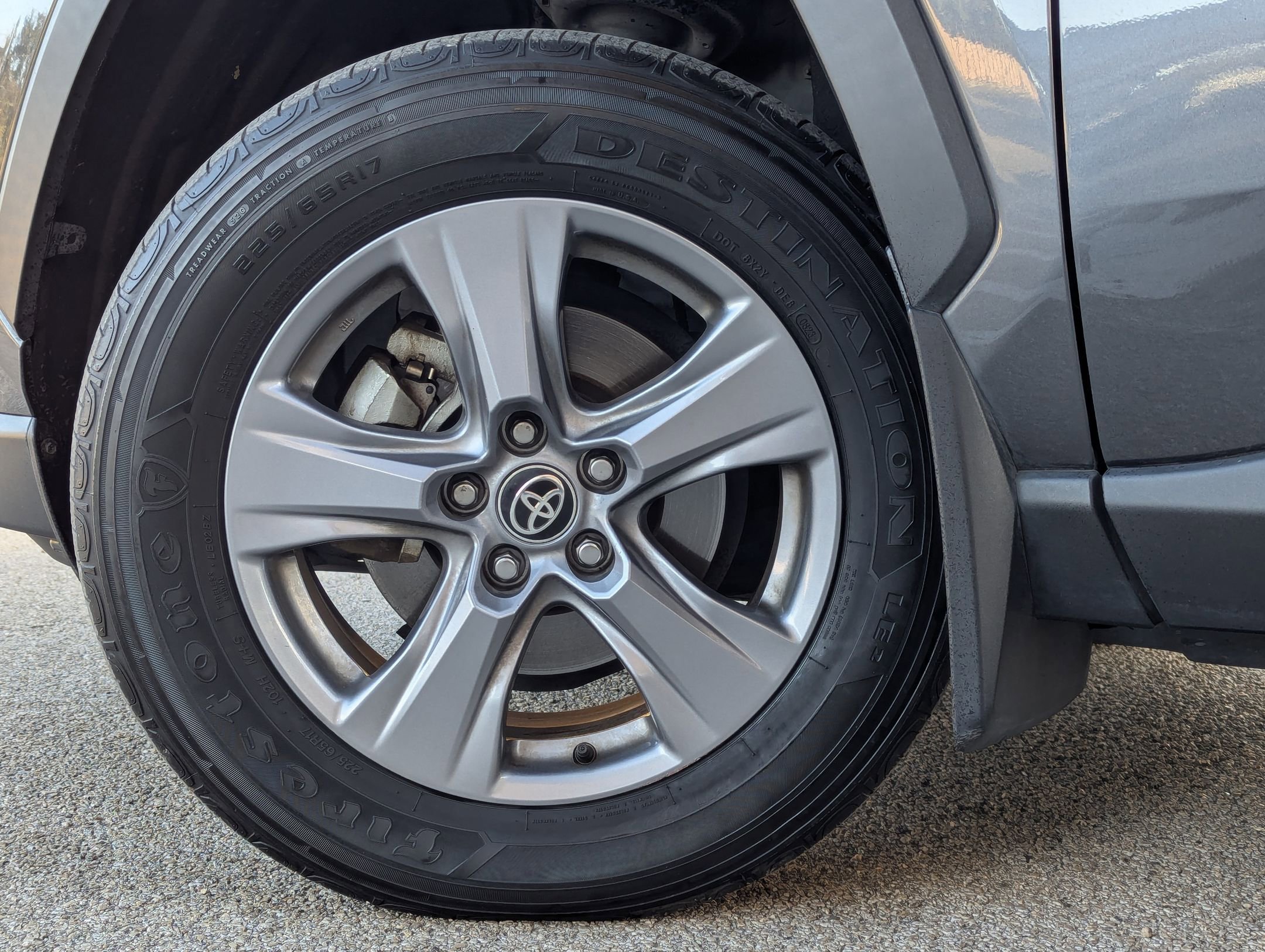 Used 2022 Toyota RAV4 XLE w/ Convenience Package image 32