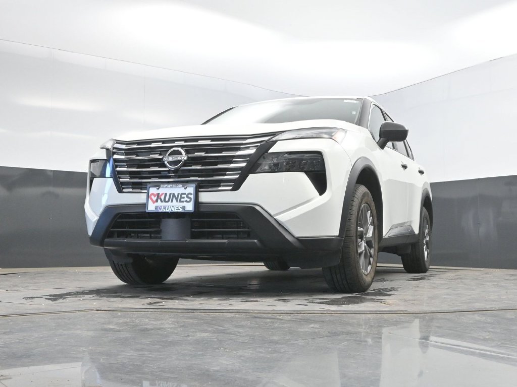 Used 2024 Nissan Rogue S AWD/4WD image 33