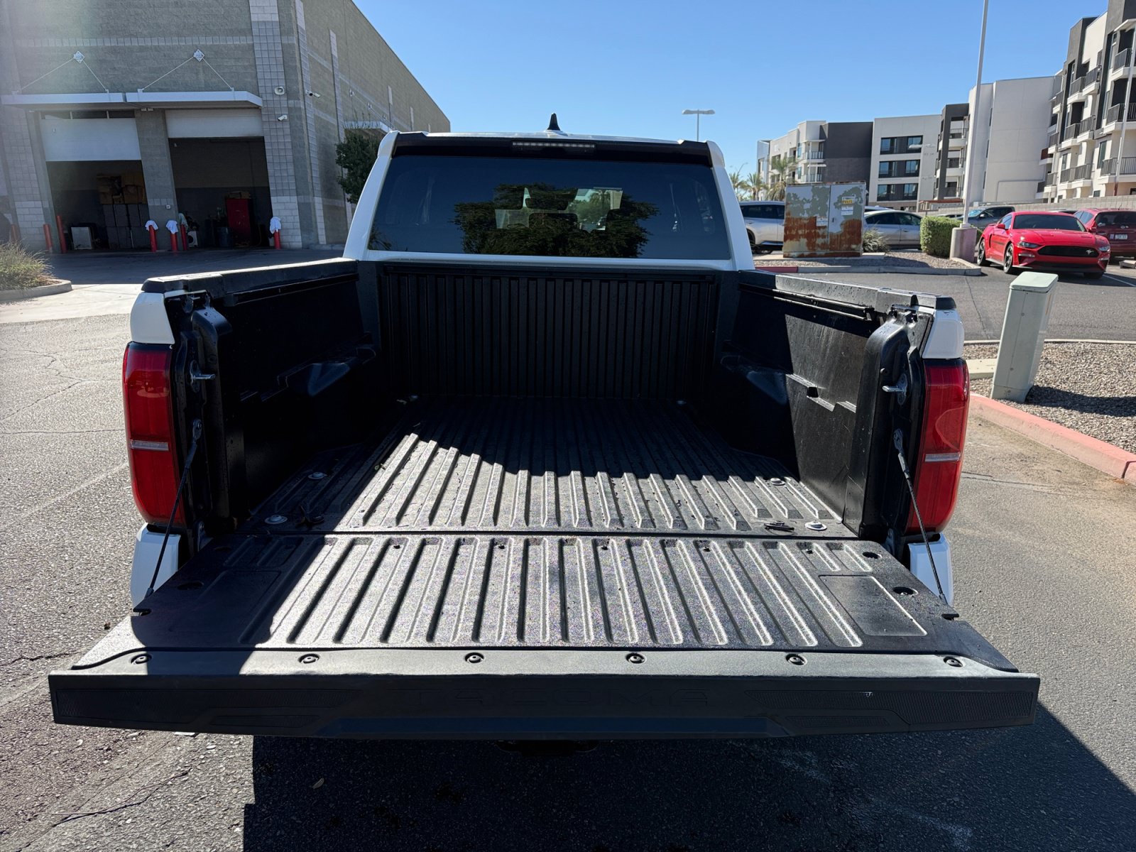 Used 2024 Toyota Tacoma SR5 AWD/4WD image 28