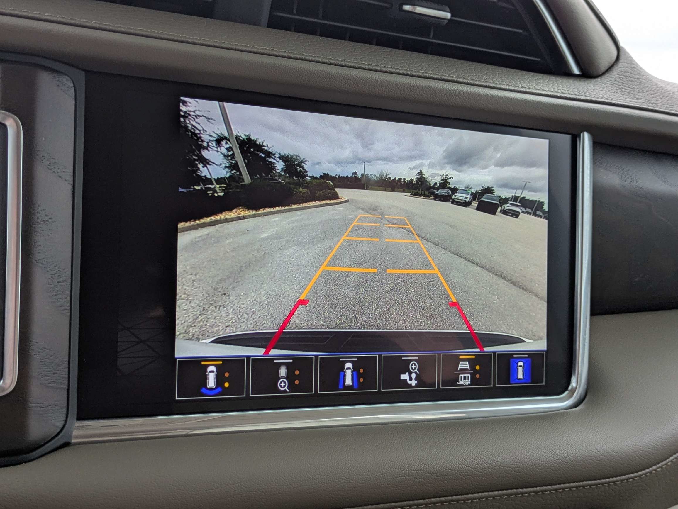 Used 2022 GMC Yukon XL Denali AWD/4WD image 21