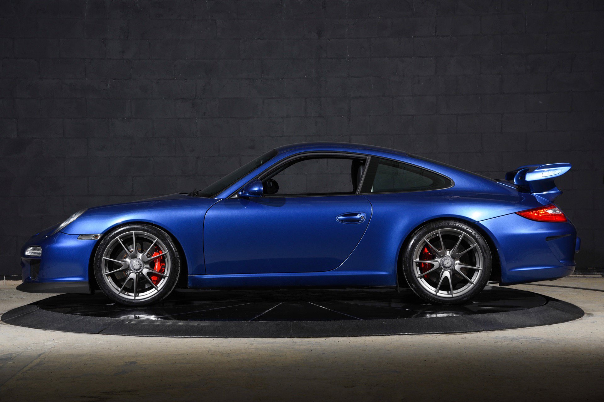 Used 2010 Porsche 911 GT3 RWD image 13