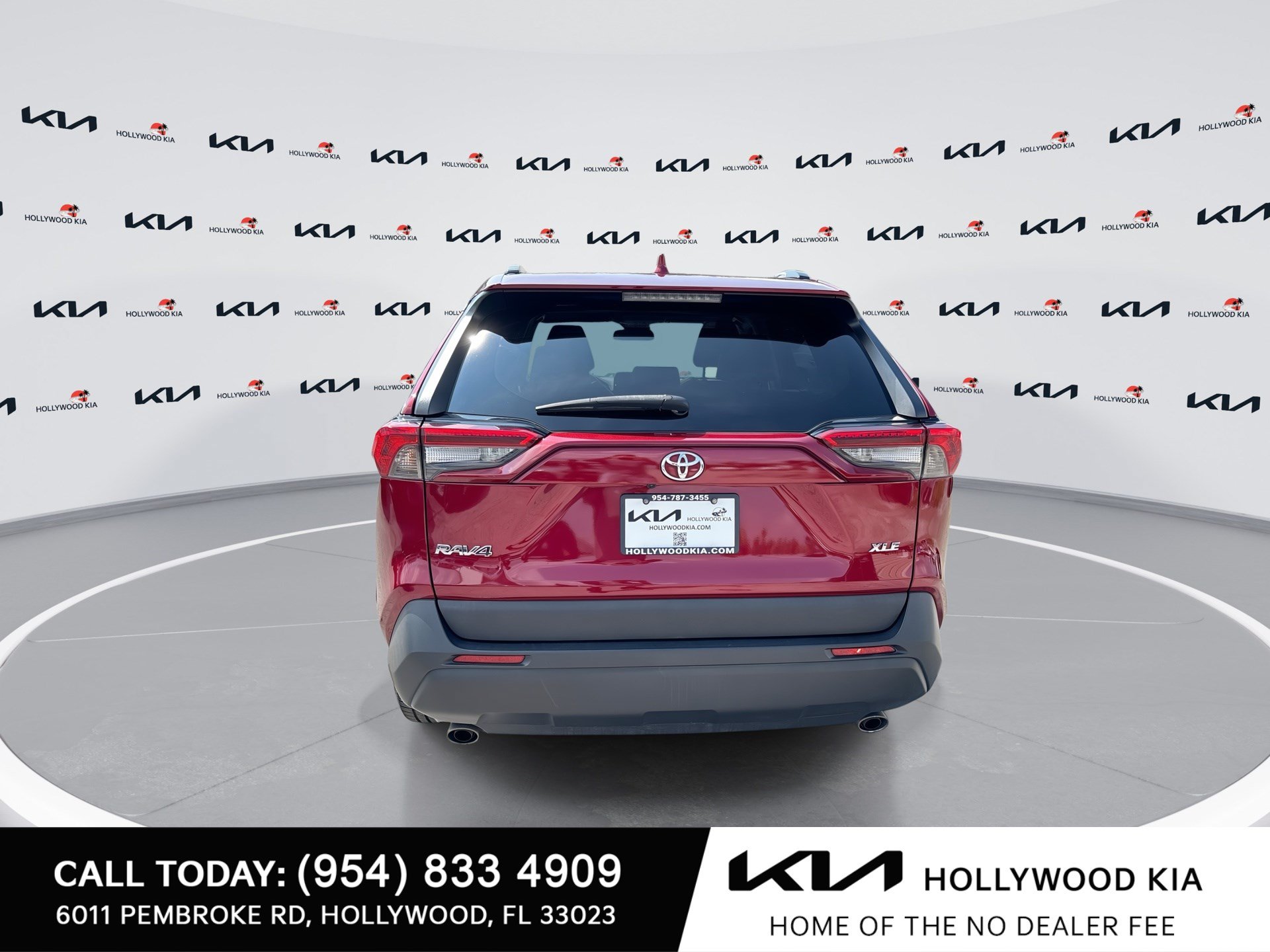 Used 2021 Toyota RAV4 XLE Premium FWD image 7