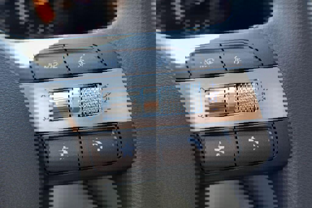 New 2026 Hyundai Kona SE image 13