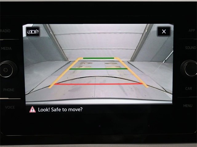 Certified 2025 Volkswagen Taos SE image 20