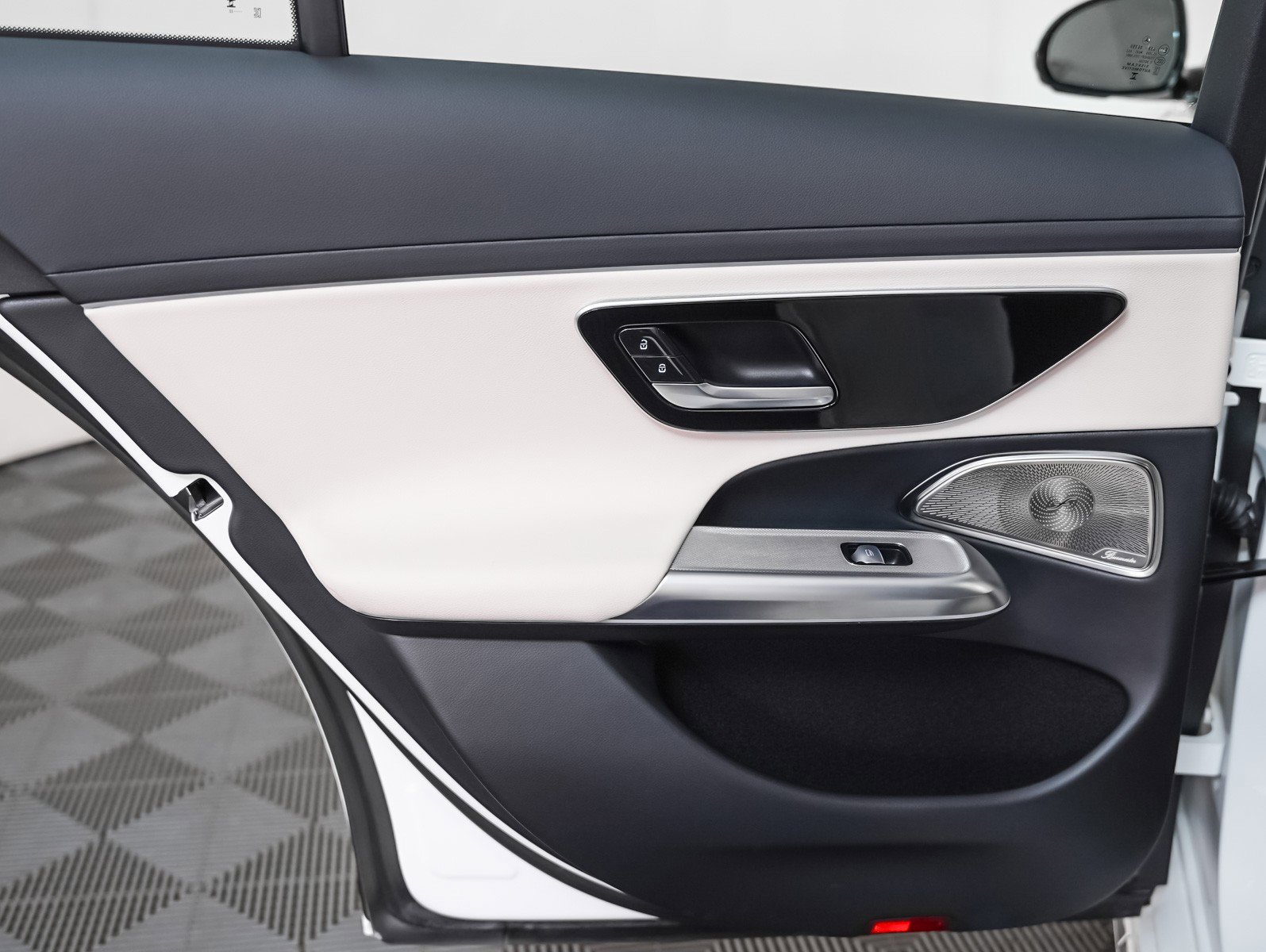 Certified 2024 Mercedes-Benz E 350 4MATIC Sedan image 23