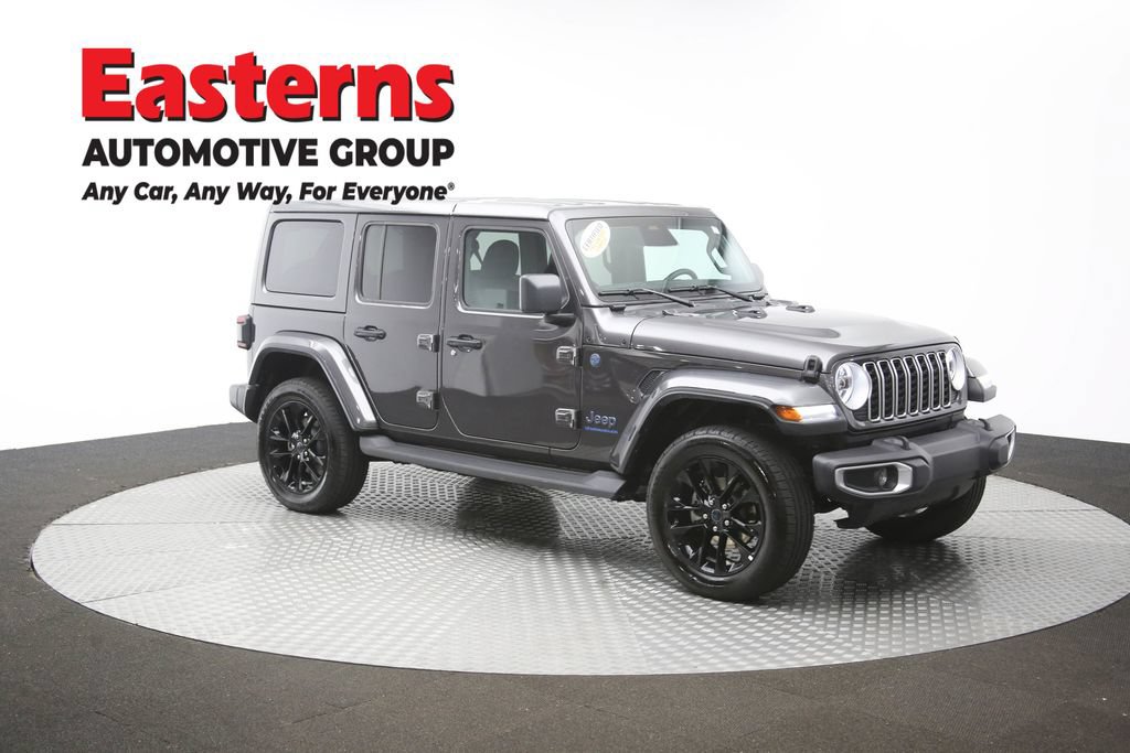 Used 2025 Jeep Wrangler Unlimited Sahara AWD/4WD image 44