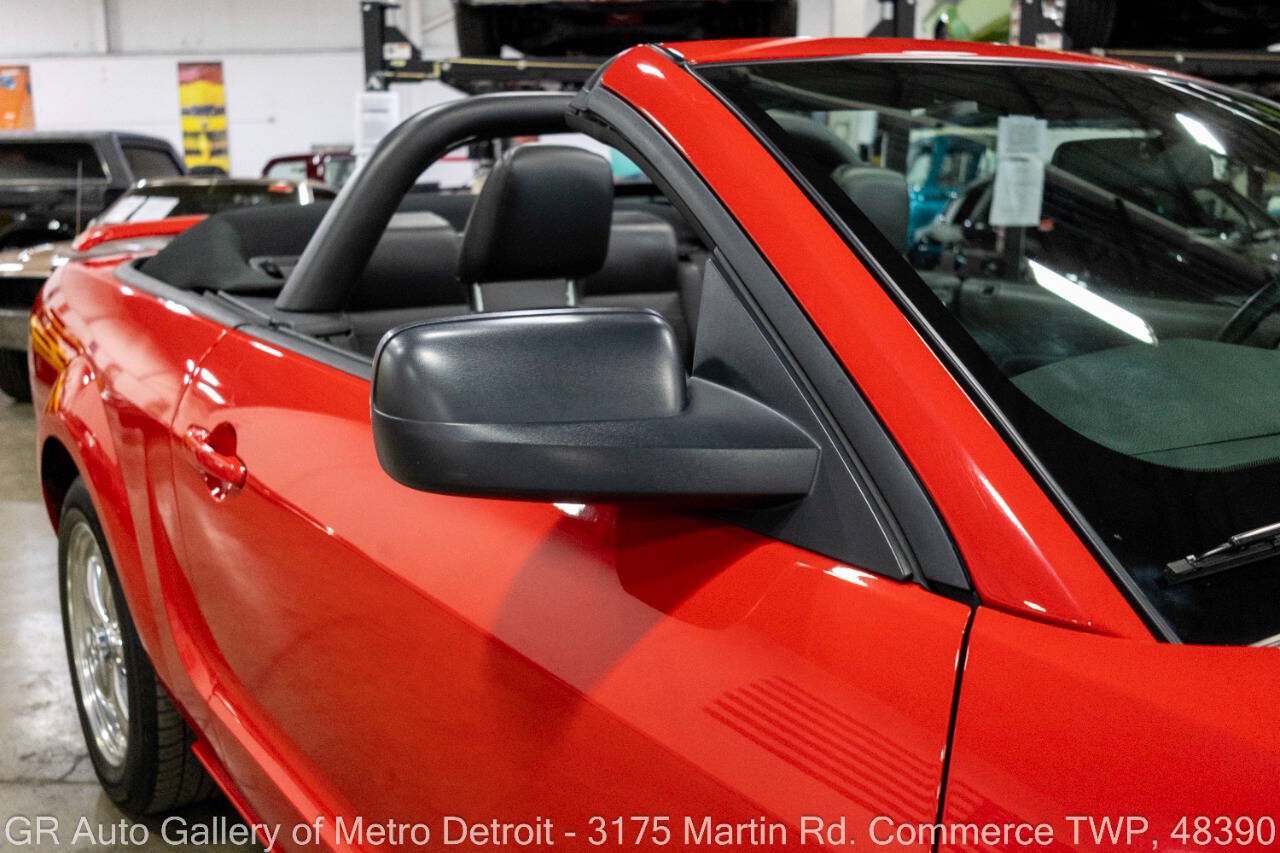 Used 2005 Ford Mustang GT Premium RWD image 31