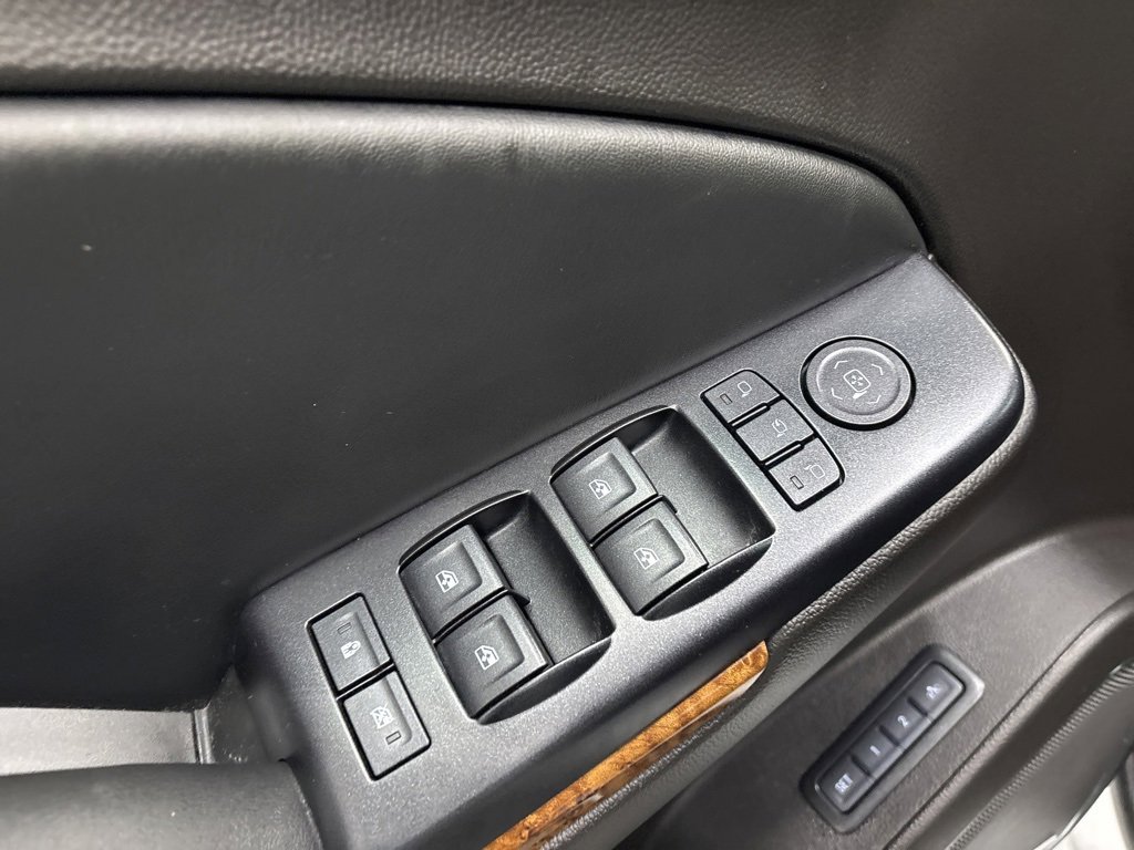 Used 2017 Chevrolet Suburban Premier image 14