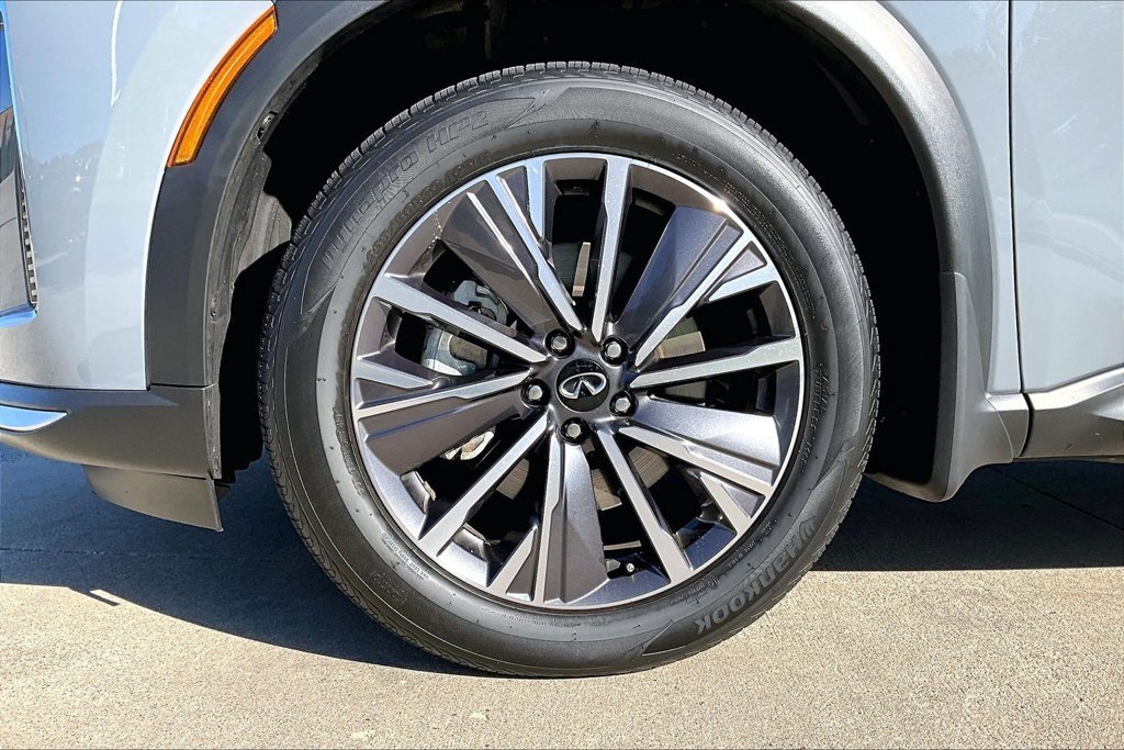 Certified 2027 INFINITI QX60 Luxe w/ Cargo Package AWD/4WD image 10