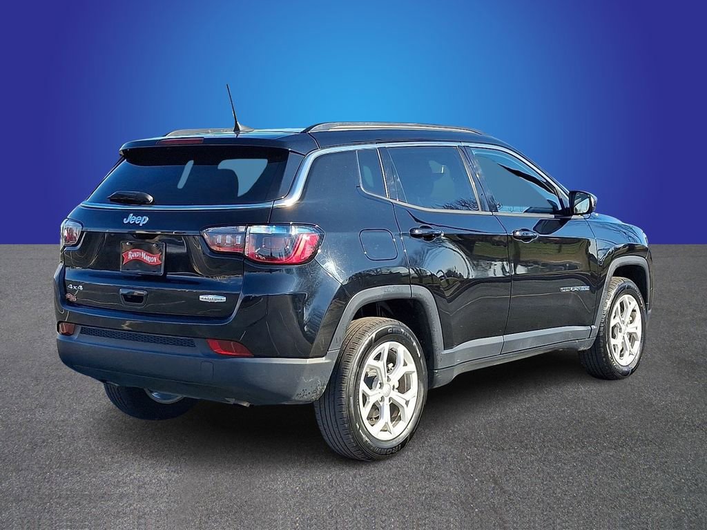Used 2024 Jeep Compass Latitude image 6