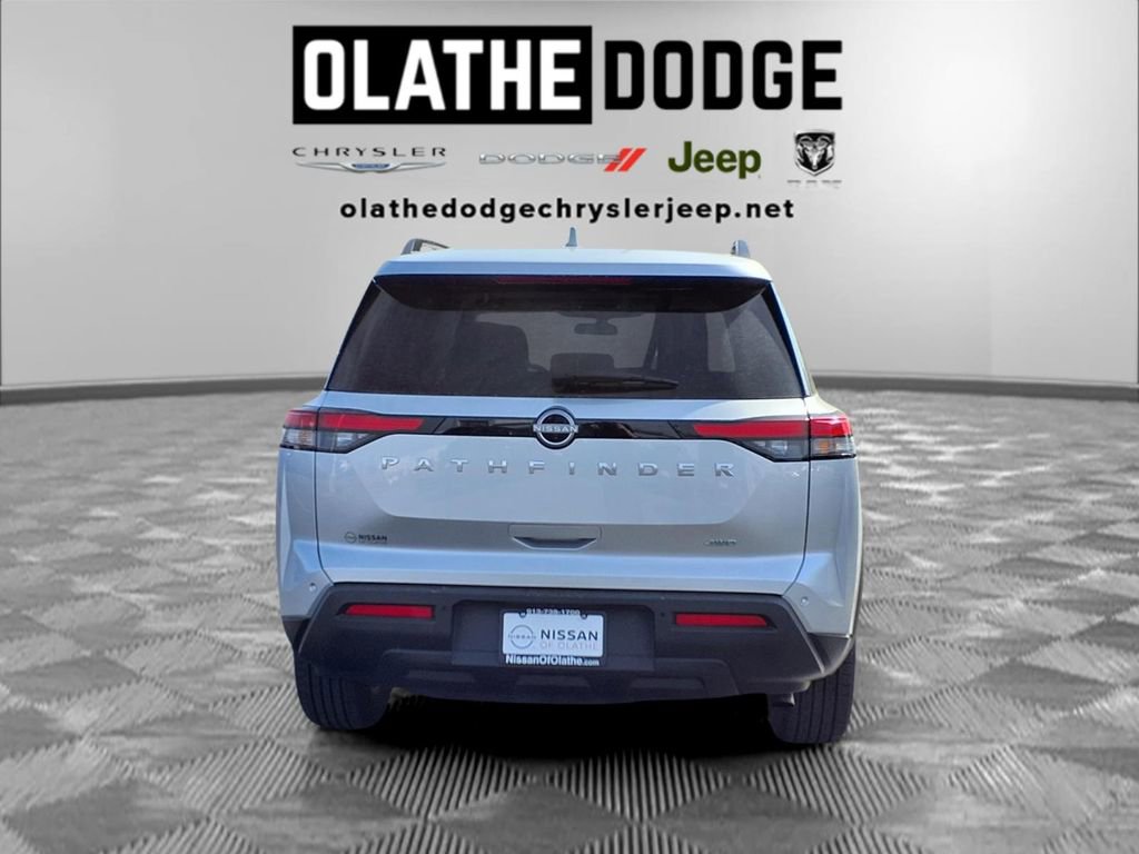 Used 2025 Nissan Pathfinder SV image 29
