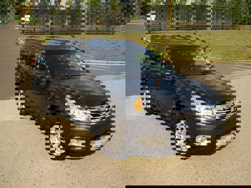 Used 2012 Subaru Outback 2.5i Limited image 2