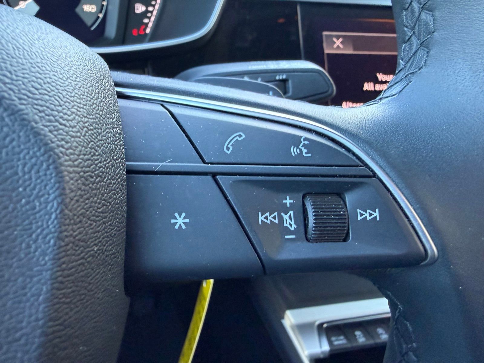 Used 2025 Audi Q3 2.0T Premium image 12