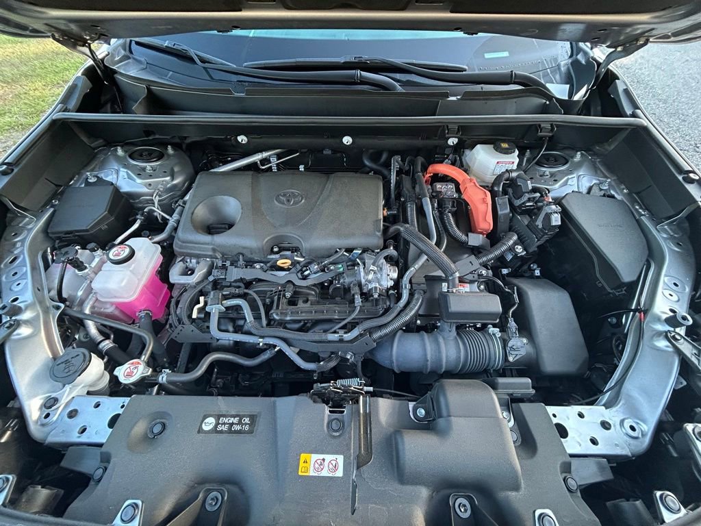 Used 2024 Toyota RAV4 LE AWD/4WD image 11
